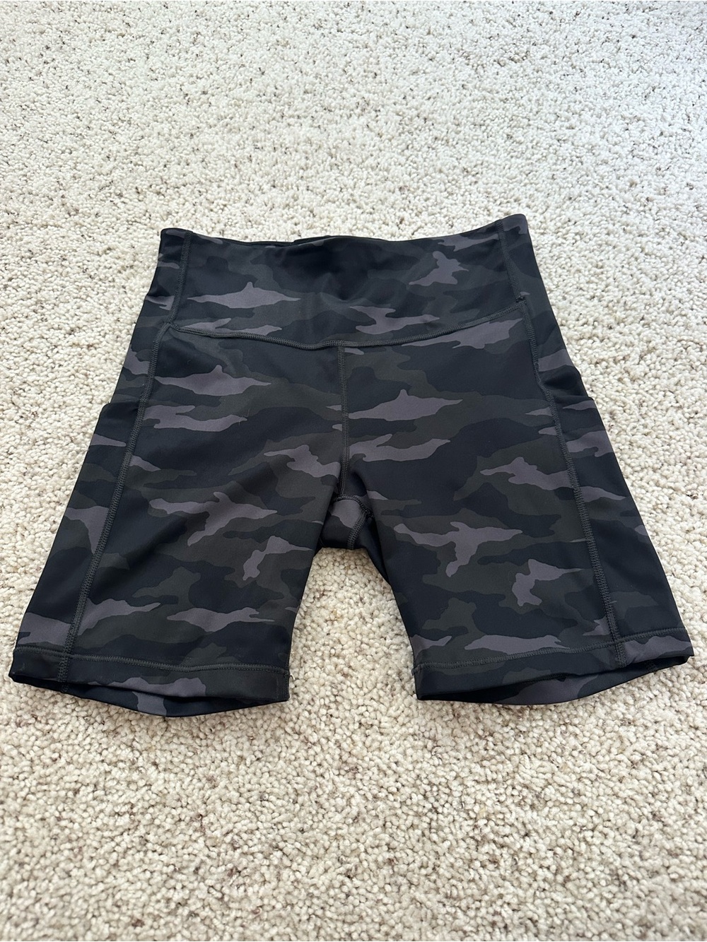 Athleta Black & Gray Camo Pocket Bike Shorts